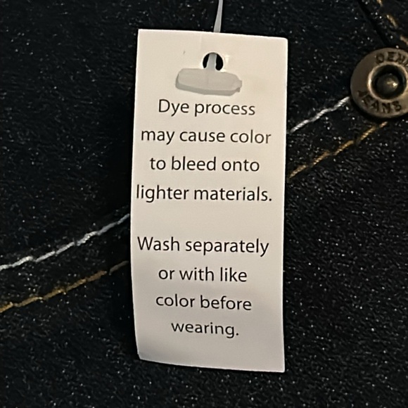 NWT novo crop - Picture 6 of 8